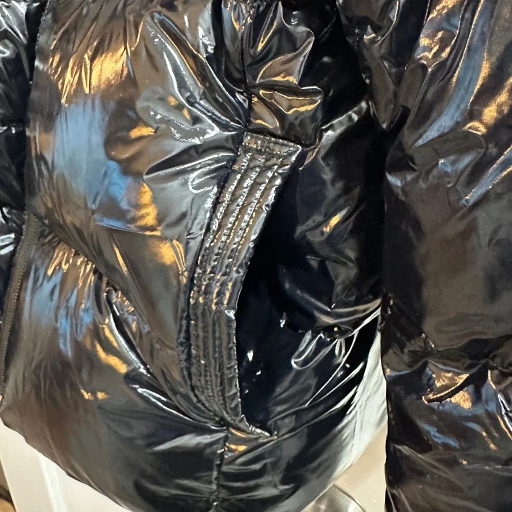 Carbon38 Shiny Black Takara Shine Puffer Jacket Medium - Picture 10 of 15